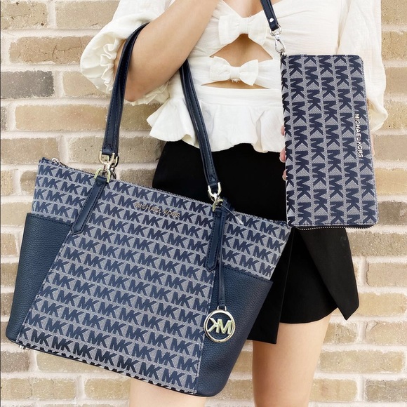 Gaby’sBags💕BUNDLE Michael Kors Tote & Wallet - Picture 2 of 5